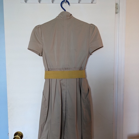 BCBG MaxAzia  brown dress size 0, two pocket - Picture 2 of 6